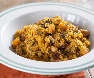 Couscous met kikkererwten, kip en pompoen