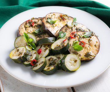 Gemarineerde courgette en aubergine