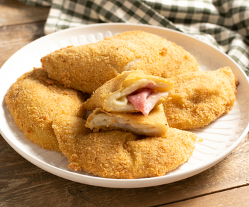 Mezzelune gevuld met ham en kaas